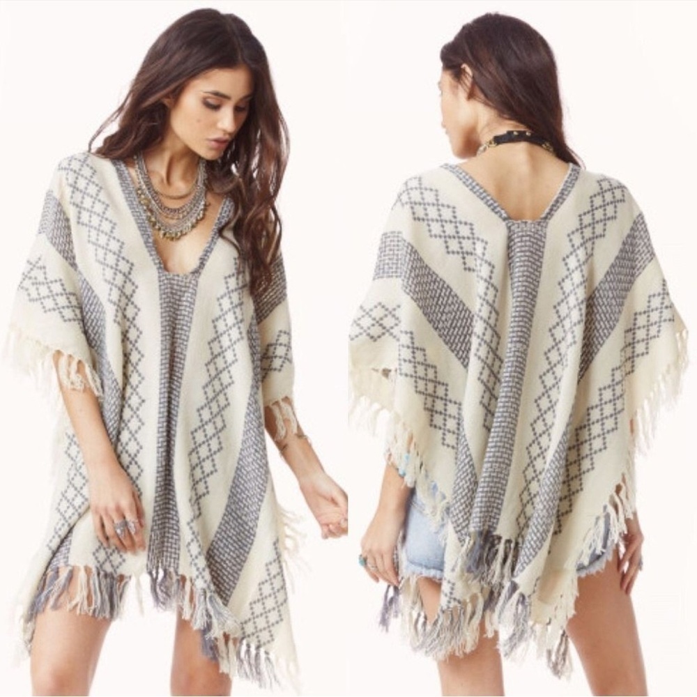 Free People Weave pattern poncho one size